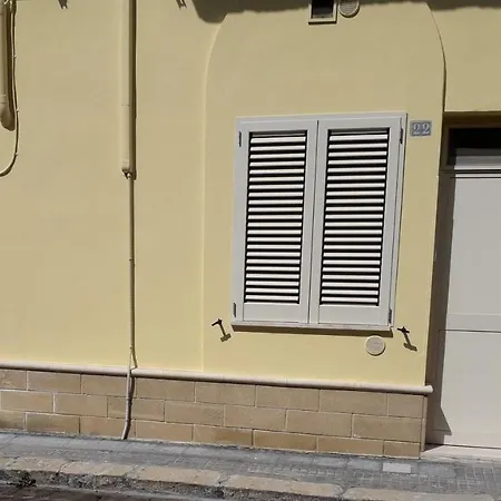 Casa De Pinedo 나르도